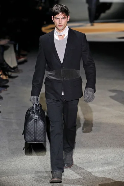 Look 7